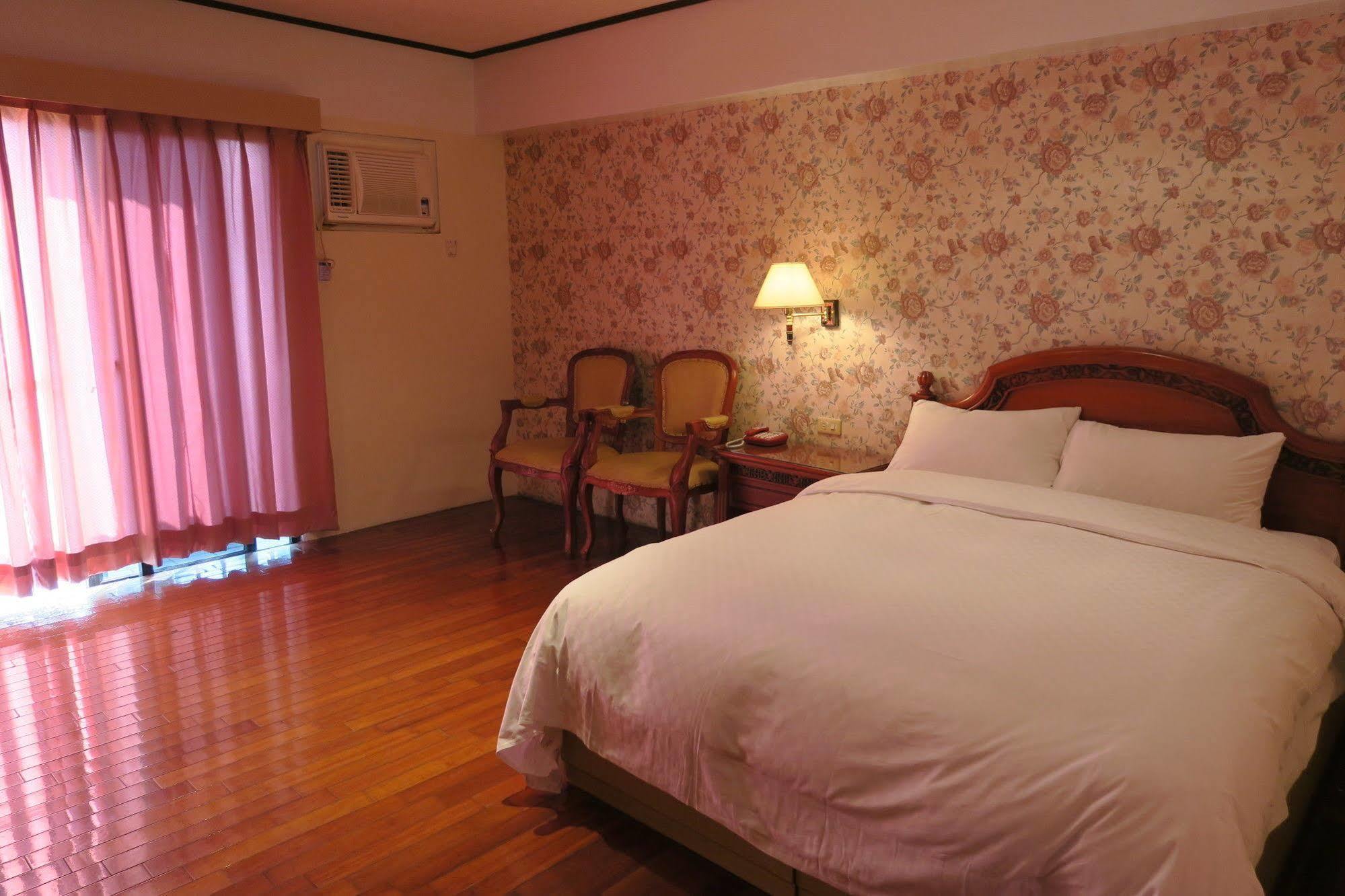 Champagne Hotel Jiaoxi Exterior photo