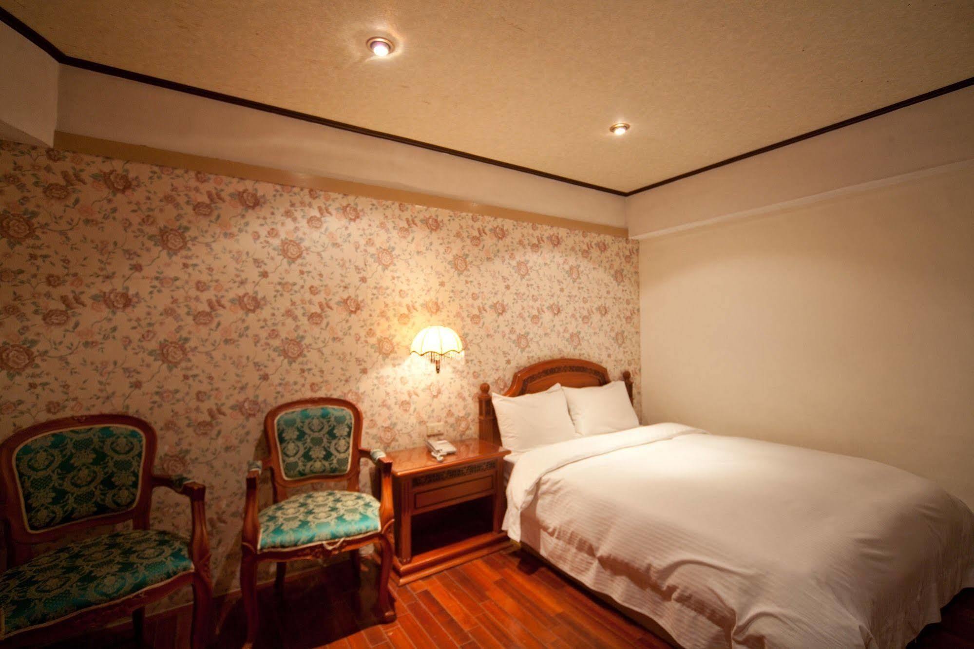 Champagne Hotel Jiaoxi Exterior photo