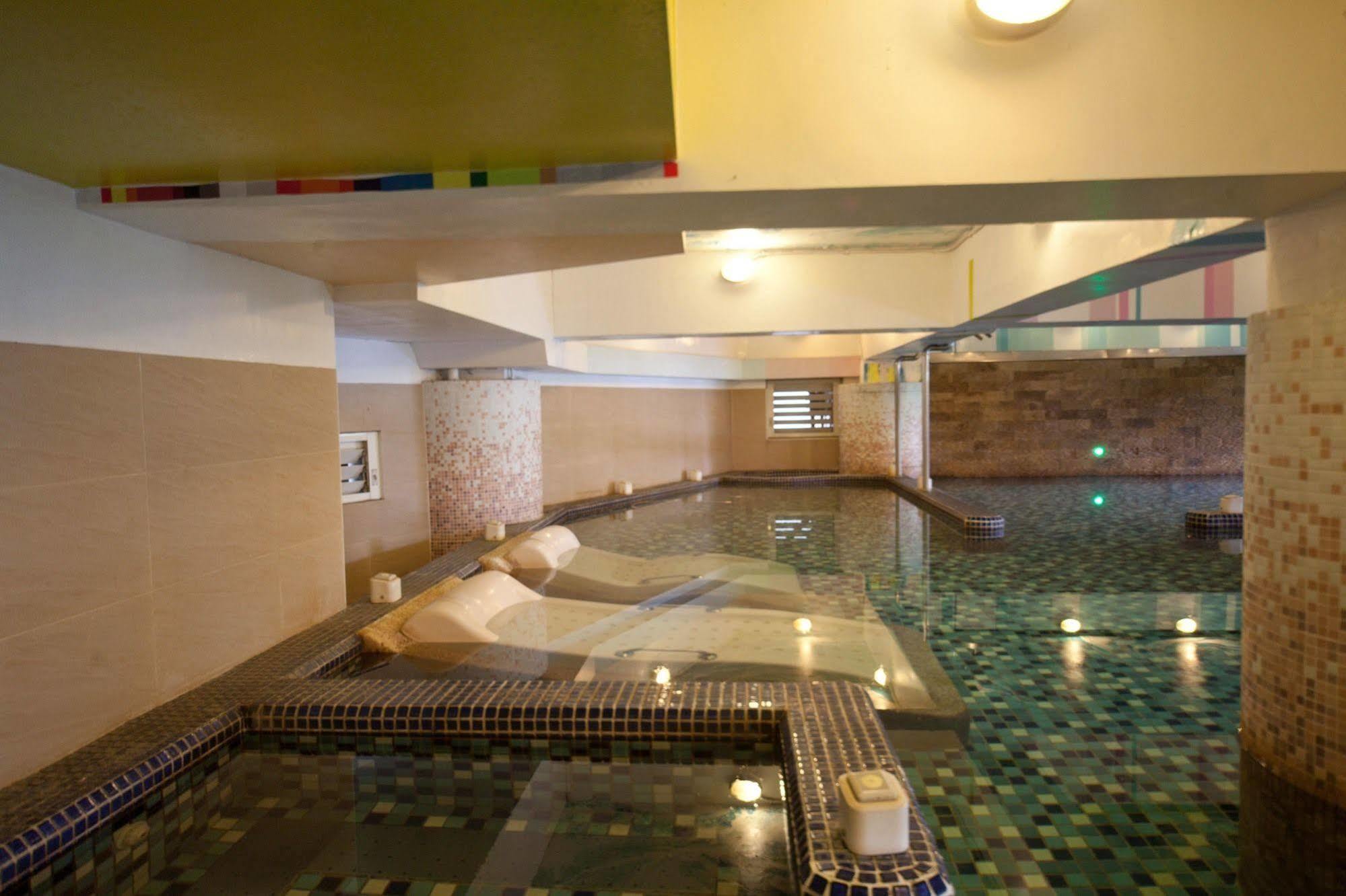 Champagne Hotel Jiaoxi Exterior photo